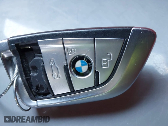 2022 BMW 8 Series 840i with VIN WBAGV2C06NCH71589, listed as a IAAI auction lot 41852263 with Not Provided miles and . Bid and sale history available at carsss.com. Image 11.