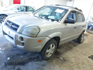 2005 Hyundai Tucson GL with VIN KM8JM12B25U171048, listed as a IAAI auction lot 41634099 with 188,086 mi miles. Bid and sale history available at carsss.com. Image 2.
