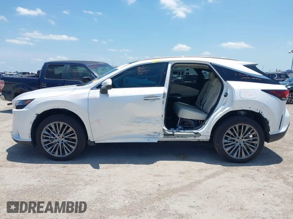 2024 Lexus RX 350h с VIN 2T2BBMCA1RC053450, выставлен на аукционе IAAI как лот 42487966 с пробегом 4 998 миль миль и . История ставок и продаж доступна на DreamBid. Изображение 15.