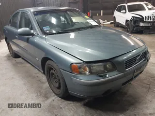 2001 Volvo S60 with VIN YV1RS61R412069484, listed as a IAAI auction lot 41598380 with 185,219 mi miles. Bid and sale history available at carsss.com. Image 1.