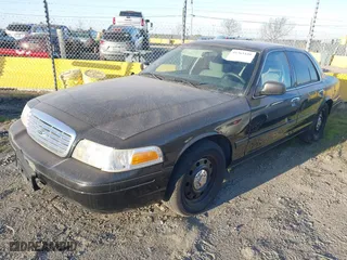 2006 Ford Police Interceptor with VIN 2FAHP71W46X121687, listed as a IAAI auction lot 41363439 with 132,585 mi miles. Bid and sale history available at carsss.com. Image 17.