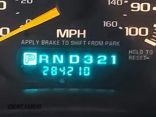 2001 Chevrolet Tahoe LT with VIN 1GNEK13T11J227454, listed as a IAAI auction lot 41513937 with 284,210 mi miles. Bid and sale history available at carsss.com. Image 15.