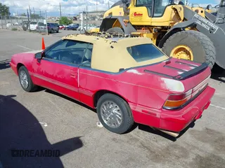 1995 Chrysler LeBaron z VIN 1C3EU4534SF517486, wystawiony jako IAAI lot #40211893 z przebiegiem 120 160 mil mil oraz . Historia ofert i sprzedaży dostępna na DreamBid. Obrazek 3.