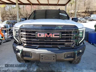 2025 GMC Sierra 1500 with VIN 3GTUUFE86SG134730, listed as a Copart auction lot 46269695 with 2,282 mi miles and Salvage Title. Bid and sale history available at DreamBid. Image 5.