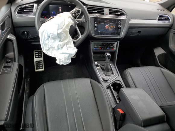 2023 Volkswagen Tiguan SE R-Line Black with VIN 3VV8B7AX8PM023049, listed as a Copart auction lot 51946414 with 20,761 mi miles and Salvage Title. Bid and sale history available at carsss.com. Image 8.