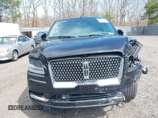 2020 Lincoln Navigator Reserve z VIN 5LMJJ3LT7LEL04385, wystawiony jako IAAI lot #41821516 z przebiegiem 126 087 mil mil oraz . Historia ofert i sprzedaży dostępna na DreamBid. Obrazek 12.