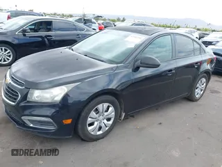 2015 Chevrolet Cruze LS z VIN 1G1PA5SH4F7155493, wystawiony jako IAAI lot #42202780 z przebiegiem 179 528 mil mil oraz . Historia ofert i sprzedaży dostępna na DreamBid. Obrazek 16.