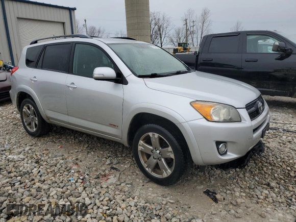 2010 Toyota RAV4 Sport z VIN JTMRF4DV3A5036711, wystawiony jako Copart lot #51787685 z przebiegiem 209 902 mil mil oraz Czysty tytuł • Clean title. Historia ofert i sprzedaży dostępna na DreamBid. Obrazek 4.