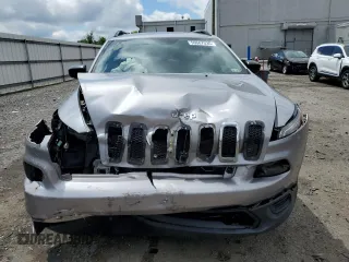 2017 Jeep Cherokee Sport with VIN 1C4PJMAB4HW646802, listed as a Copart auction lot 56667035 with 135,049 mi miles and Salvage title. Bid and sale history available at DreamBid. Image 5.