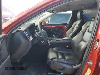 2019 Volvo XC60 Momentum с VIN LYV102RK4KB234720, выставлен на аукционе Copart как лот 84987014 с пробегом 32 777 миль миль и Списание • Salvage title. История ставок и продаж доступна на DreamBid. Изображение 7.