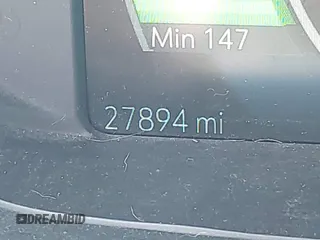 2021 Chevrolet Bolt EV Premier z VIN 1G1FZ6S01M4106836, wystawiony jako IAAI lot #42438764 z przebiegiem 27 894 mil mil oraz . Historia ofert i sprzedaży dostępna na DreamBid. Obrazek 15.