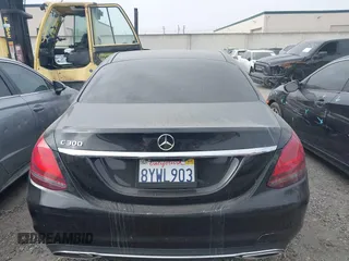 2020 Mercedes-Benz C 300 z VIN W1KWF8DB5LR592259, wystawiony jako IAAI lot #42320848 z przebiegiem 63 795 mil mil oraz . Historia ofert i sprzedaży dostępna na DreamBid. Obrazek 16.