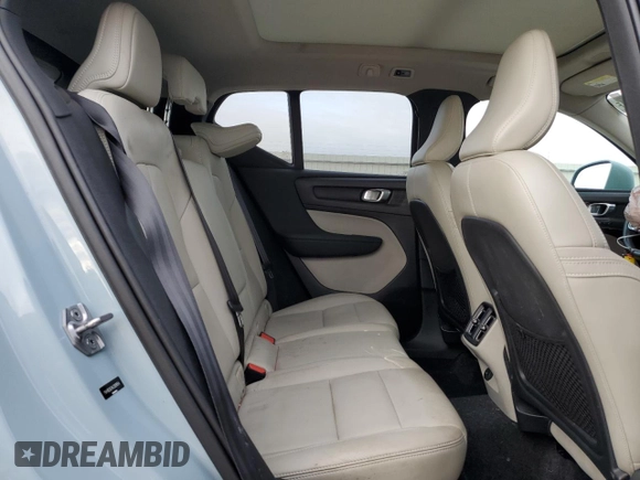 2019 Volvo XC40 Momentum z VIN YV4162XZ4K2009954, wystawiony jako Copart lot #50209365 z przebiegiem 60 140 mil mil oraz Szkoda całkowita • Salvage title. Historia ofert i sprzedaży dostępna na DreamBid. Obrazek 11.