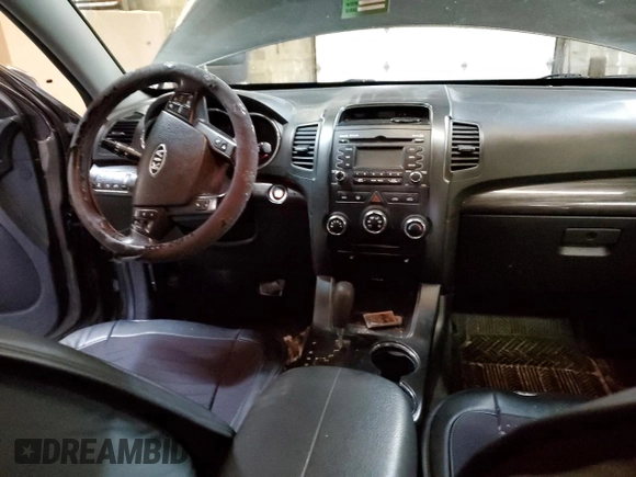 2012 Kia Sorento LX with VIN 5XYKTDA26CG213346, listed as a Copart auction lot 82377944 with 161,266 mi miles and Clean Title. Bid and sale history available at carsss.com. Image 8.