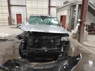 2020 Jeep Grand Cherokee Altitude z VIN 1C4RJFAG1LC185097, wystawiony jako IAAI lot #42096690 z przebiegiem Nie podano mil oraz . Historia ofert i sprzedaży dostępna na DreamBid. Obrazek 11.