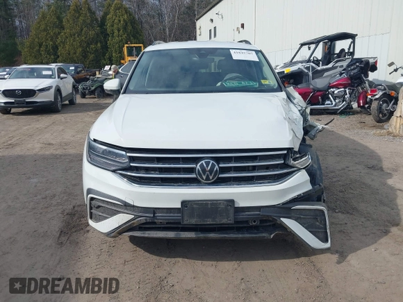 2022 Volkswagen Tiguan S z VIN 3VV0B7AX2NM097402, wystawiony jako IAAI lot #41845707 z przebiegiem 38 668 mil mil oraz . Historia ofert i sprzedaży dostępna na DreamBid. Obrazek 12.