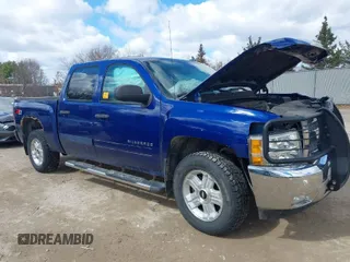 2013 Chevrolet Silverado 1500 LT with VIN 3GCPKSE75DG271955, listed as a IAAI auction lot 41865823 with 1 mi miles. Bid and sale history available at carsss.com. Image 1.