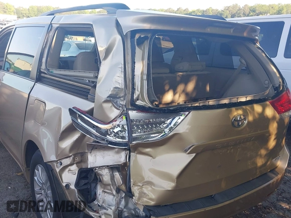 2011 Toyota Sienna XLE AAS с VIN 5TDYK3DCXBS126384, выставлен на аукционе IAAI как лот 42309297 с пробегом 229 242 миль миль и . История ставок и продаж доступна на DreamBid. Изображение 6.