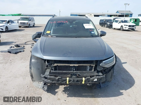 2023 Volkswagen Tiguan S z VIN 3VVRB7AX9PM132401, wystawiony jako IAAI lot #41870969 z przebiegiem 40 533 mil mil oraz . Historia ofert i sprzedaży dostępna na DreamBid. Obrazek 13.