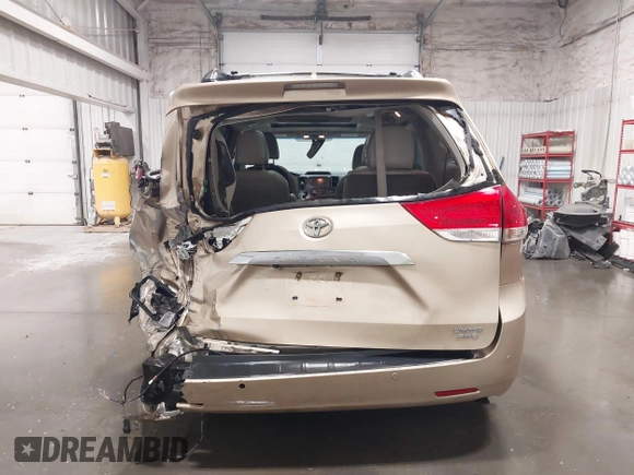 2014 Toyota Sienna Ltd with VIN 5TDDK3DCXES074614, listed as a IAAI auction lot 41691123 with 117,571 mi miles. Bid and sale history available at carsss.com. Image 16.