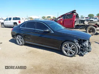 2017 Mercedes-Benz C 300 z VIN 55SWF4JBXHU208527, wystawiony jako IAAI lot #41957147 z przebiegiem 205 474 mil mil oraz . Historia ofert i sprzedaży dostępna na DreamBid. Obrazek 1.
