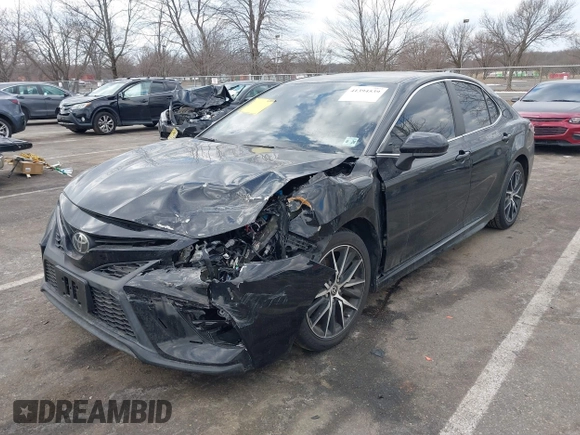 2021 Toyota Camry SE Nightshade with VIN 4T1G11AK6MU488155, listed as a IAAI auction lot 41394539 with 53,577 mi miles. Bid and sale history available at carsss.com. Image 6.