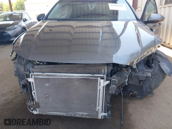 2021 Volkswagen Jetta SEL z VIN 3VWE57BU3MM032442, wystawiony jako IAAI lot #42404802 z przebiegiem 32 927 mil mil oraz . Historia ofert i sprzedaży dostępna na DreamBid. Obrazek 6.