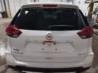 2018 Nissan Rogue SV z VIN 5N1AT2MV5JC840994, wystawiony jako IAAI lot #42145045 z przebiegiem 75 238 mil mil oraz . Historia ofert i sprzedaży dostępna na DreamBid. Obrazek 16.
