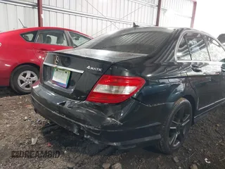 2011 Mercedes-Benz C 300 Sport z VIN WDDGF8BB8BR185865, wystawiony jako IAAI lot #41375556 z przebiegiem 125 156 mil mil oraz . Historia ofert i sprzedaży dostępna na DreamBid. Obrazek 6.