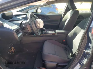 2024 Toyota Prius LE z VIN JTDACAAU2R3028428, wystawiony jako Copart lot #47221845 z przebiegiem Nie podano mil oraz Nie do naprawy • Non repairable. Historia ofert i sprzedaży dostępna na DreamBid. Obrazek 7.
