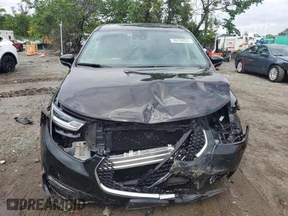 2024 Chrysler Pacifica Hybrid Select with VIN 2C4RC1S7XRR130577, listed as a Copart auction lot 58790055 with 30,530 mi miles and Clean title. Bid and sale history available at DreamBid. Image 5.