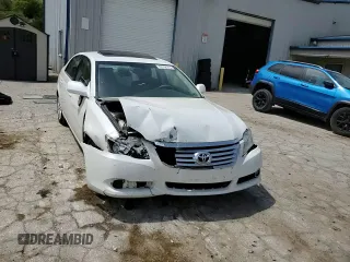 2008 Toyota Avalon XL z VIN 4T1BK36BX8U301646, wystawiony jako Copart lot #53758215 z przebiegiem Nie podano mil oraz Szkoda całkowita • Salvage title. Historia ofert i sprzedaży dostępna na DreamBid. Obrazek 14.