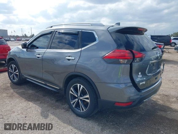 2017 Nissan Rogue SL z VIN 5N1AT2MT0HC881736, wystawiony jako IAAI lot #41506635 z przebiegiem 136 389 mil mil oraz . Historia ofert i sprzedaży dostępna na DreamBid. Obrazek 3.