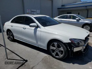 2019 Mercedes-Benz E 300 z VIN WDDZF4JBXKA529715, wystawiony jako Copart lot #56914325 z przebiegiem 71 343 mil mil oraz Szkoda całkowita • Salvage title. Historia ofert i sprzedaży dostępna na DreamBid. Obrazek 4.