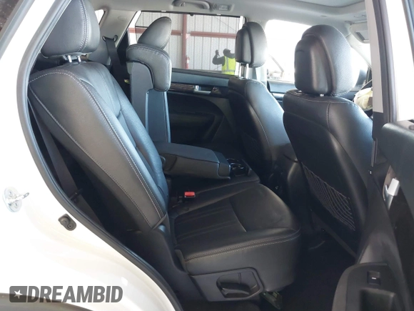 2015 Kia Sorento EX with VIN 5XYKU4A74FG577696, listed as a IAAI auction lot 41870637 with 129,400 mi miles. Bid and sale history available at carsss.com. Image 8.