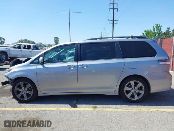 2013 Toyota Sienna SE с VIN 5TDXK3DC7DS287161, выставлен на аукционе IAAI как лот 42249232 с пробегом 168 307 миль миль и . История ставок и продаж доступна на DreamBid. Изображение 15.