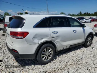 2018 Kia Sorento LX V6 with VIN 5XYPGDA55JG373056, listed as a Copart auction lot 56362954 with 138,283 mi miles and Clean Title. Bid and sale history available at carsss.com. Image 3.