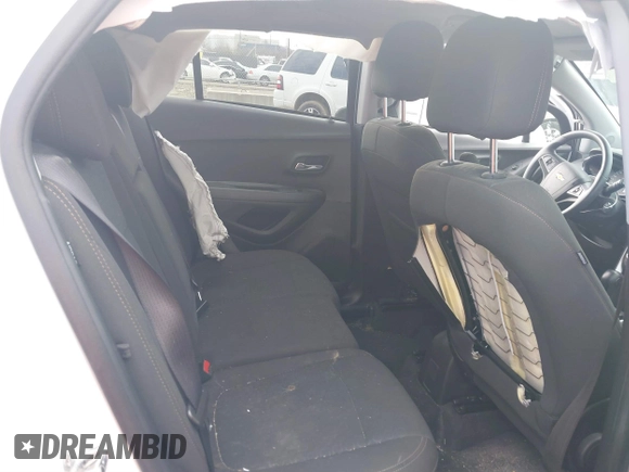 2020 Chevrolet Trax LS z VIN KL7CJKSB8LB085048, wystawiony jako IAAI lot #38242977 z przebiegiem 32 428 mil mil oraz . Historia ofert i sprzedaży dostępna na DreamBid. Obrazek 8.