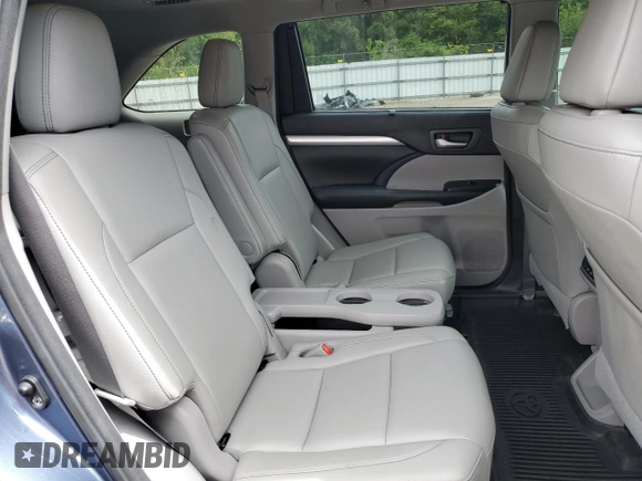 2018 Toyota Highlander SE with VIN 5TDJZRFH9JS858688, listed as a Copart auction lot 55343275 with 103,287 mi miles and Salvage title. Bid and sale history available at DreamBid. Image 11.