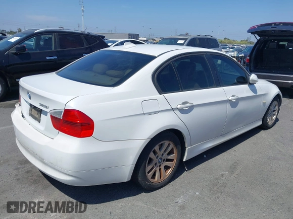 2007 BMW 3 Series 328i z VIN WBAVC53587FZ78266, wystawiony jako IAAI lot #42508267 z przebiegiem 138 366 mil mil oraz . Historia ofert i sprzedaży dostępna na DreamBid. Obrazek 4.