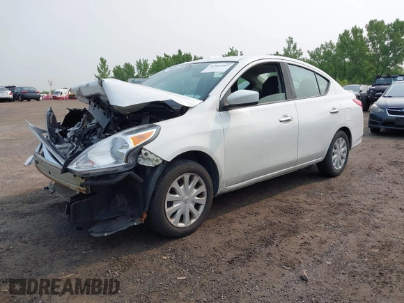 2019 Nissan Versa SV z VIN 3N1CN7AP1KL809079, wystawiony jako IAAI lot #42405903 z przebiegiem 76 115 mil mil oraz . Historia ofert i sprzedaży dostępna na DreamBid. Obrazek 2.