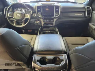 2022 Ram 1500 Big Horn z VIN 1C6RRFFG4NN269611, wystawiony jako IAAI lot #42566377 z przebiegiem 97 169 mil mil oraz . Historia ofert i sprzedaży dostępna na DreamBid. Obrazek 10.