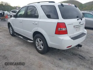 2008 Kia Sorento LX z VIN KNDJC735085785971, wystawiony jako IAAI lot #42092094 z przebiegiem 97 823 mil mil oraz . Historia ofert i sprzedaży dostępna na DreamBid. Obrazek 3.
