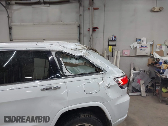 2017 Jeep Grand Cherokee Overland with VIN 1C4RJFCG7HC749730, listed as a IAAI auction lot 42009994 with 111,073 mi miles. Bid and sale history available at carsss.com. Image 6.