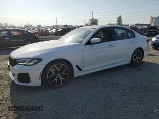 2022 BMW 5 Series 530i xDrive z VIN WBA13BJ00NCJ40607, wystawiony jako Copart lot #54605845 z przebiegiem 27 920 mil mil oraz Szkoda całkowita • Salvage title. Historia ofert i sprzedaży dostępna na DreamBid. Obrazek 1.