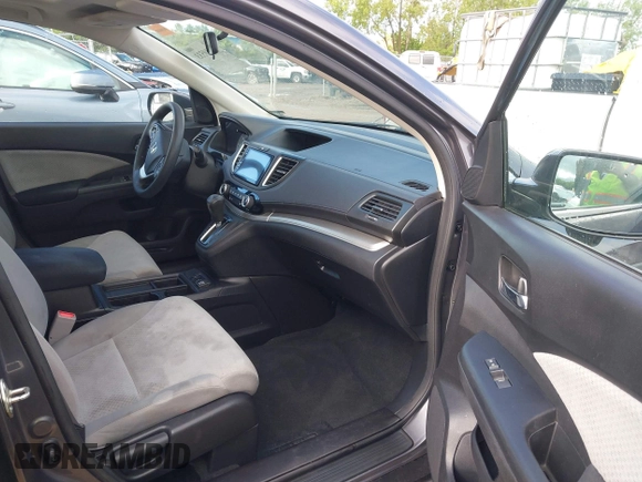 2016 Honda CR-V EX z VIN 2HKRM4H58GH658150, wystawiony jako IAAI lot #42319533 z przebiegiem 107 313 mil mil oraz . Historia ofert i sprzedaży dostępna na DreamBid. Obrazek 5.