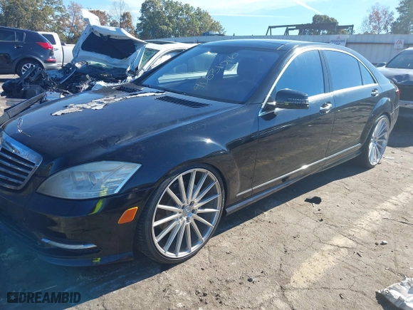 2010 Mercedes-Benz S-Class S 550 with VIN WDDNG7BB2AA345329, listed as a IAAI auction lot 40831016 with 127,004 mi miles. Bid and sale history available at carsss.com. Image 2.