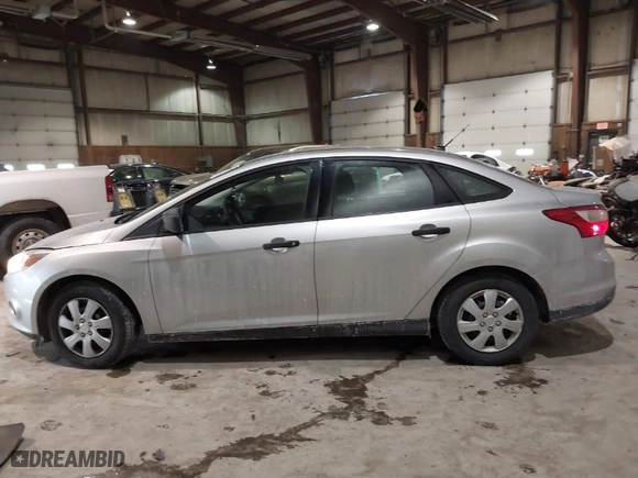 2013 Ford Focus S with VIN 1FADP3E28DL118879, listed as a IAAI auction lot 41415759 with NaN miles. Bid and sale history available at carsss.com. Image 14.
