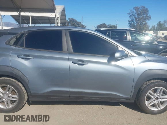 2020 Hyundai Kona SE with VIN KM8K1CAA0LU483447, listed as a IAAI auction lot 41866272 with 89,708 mi miles and . Bid and sale history available at carsss.com. Image 13.