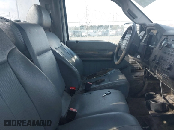 2015 Ford F-250 XLT with VIN 1FTBF2BT1FEB76061, listed as a IAAI auction lot 41500598 with 256,547 mi miles and . Bid and sale history available at DreamBid. Image 5.